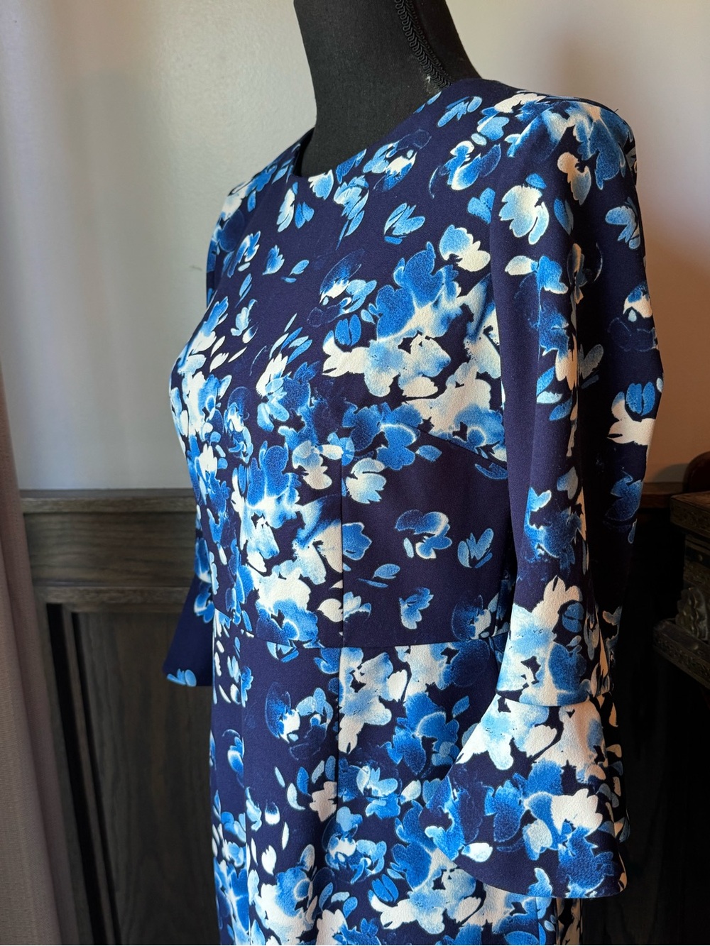 Donna Morgan Navy & Blue Floral Dress Sz 6 EUC - Picture 2 of 6